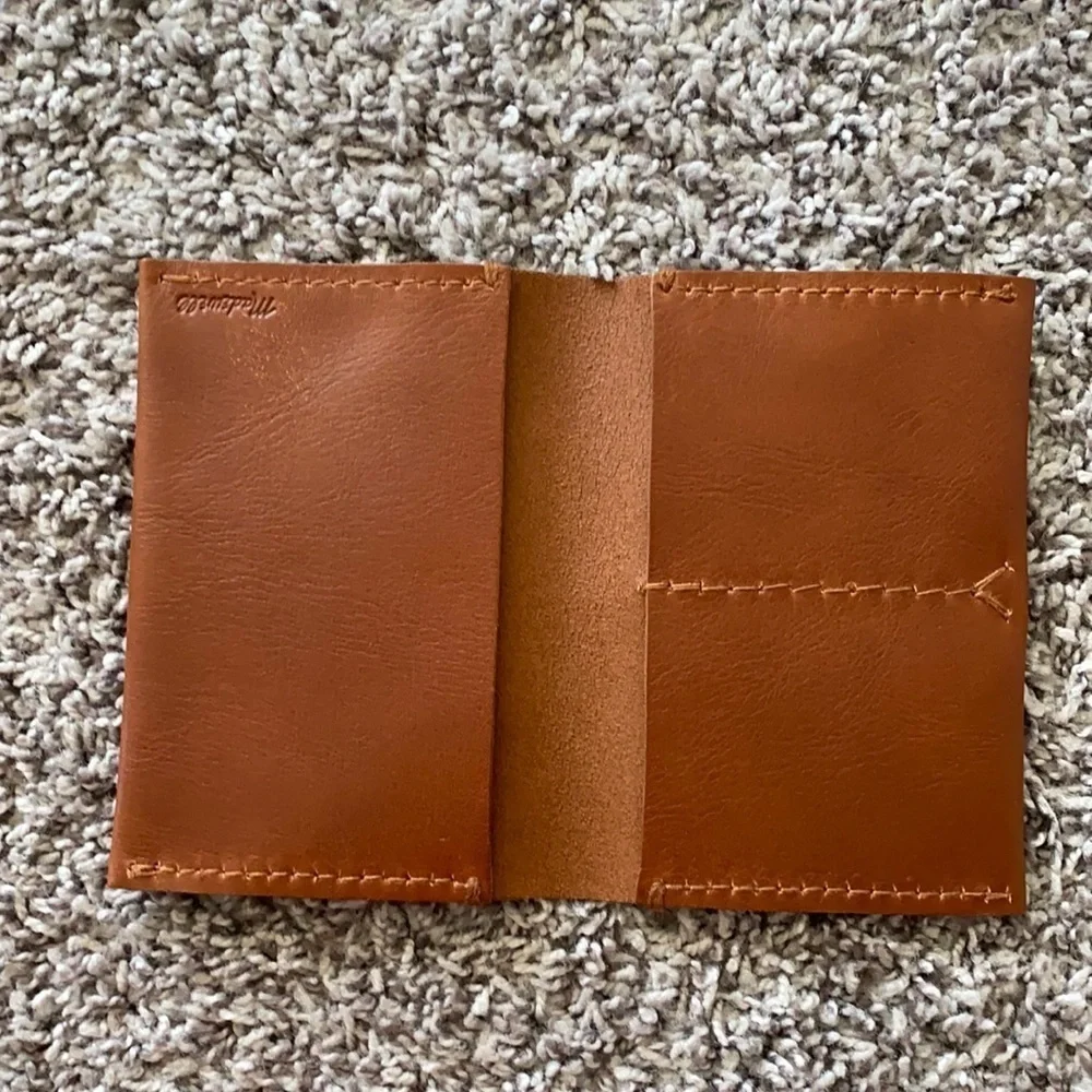 Madewell Leather Passport Case BWL E5890 NEW
